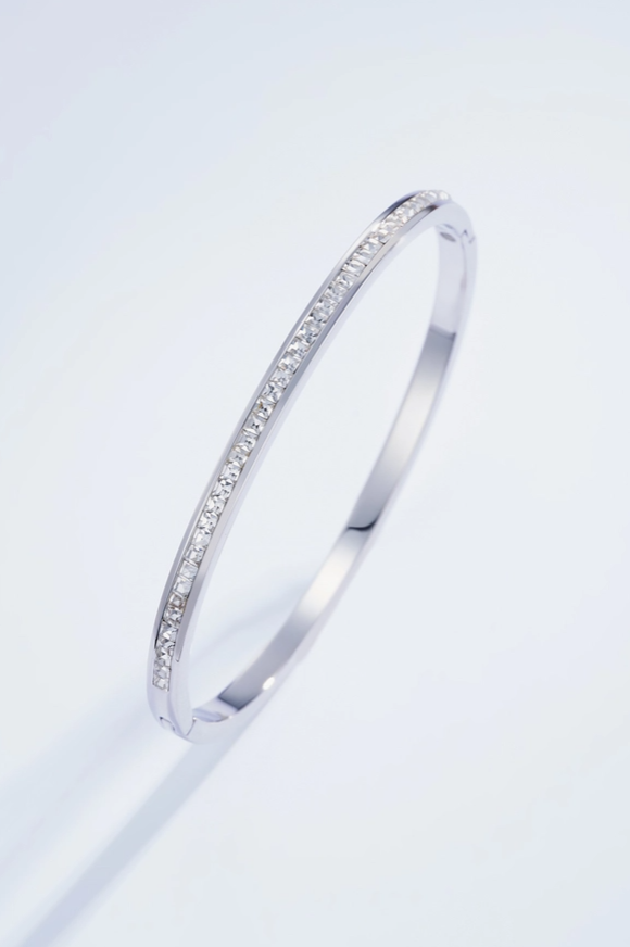 Bracciale rigido con strass in acciaio inox